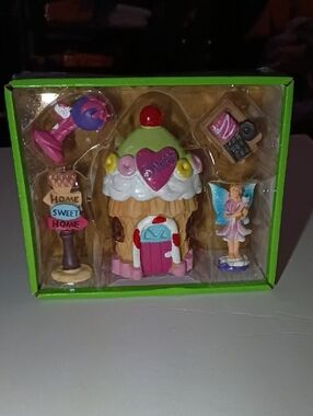 NIB Mini Fairy Garden Cupcake House Set 5pc Sweet Home Decor